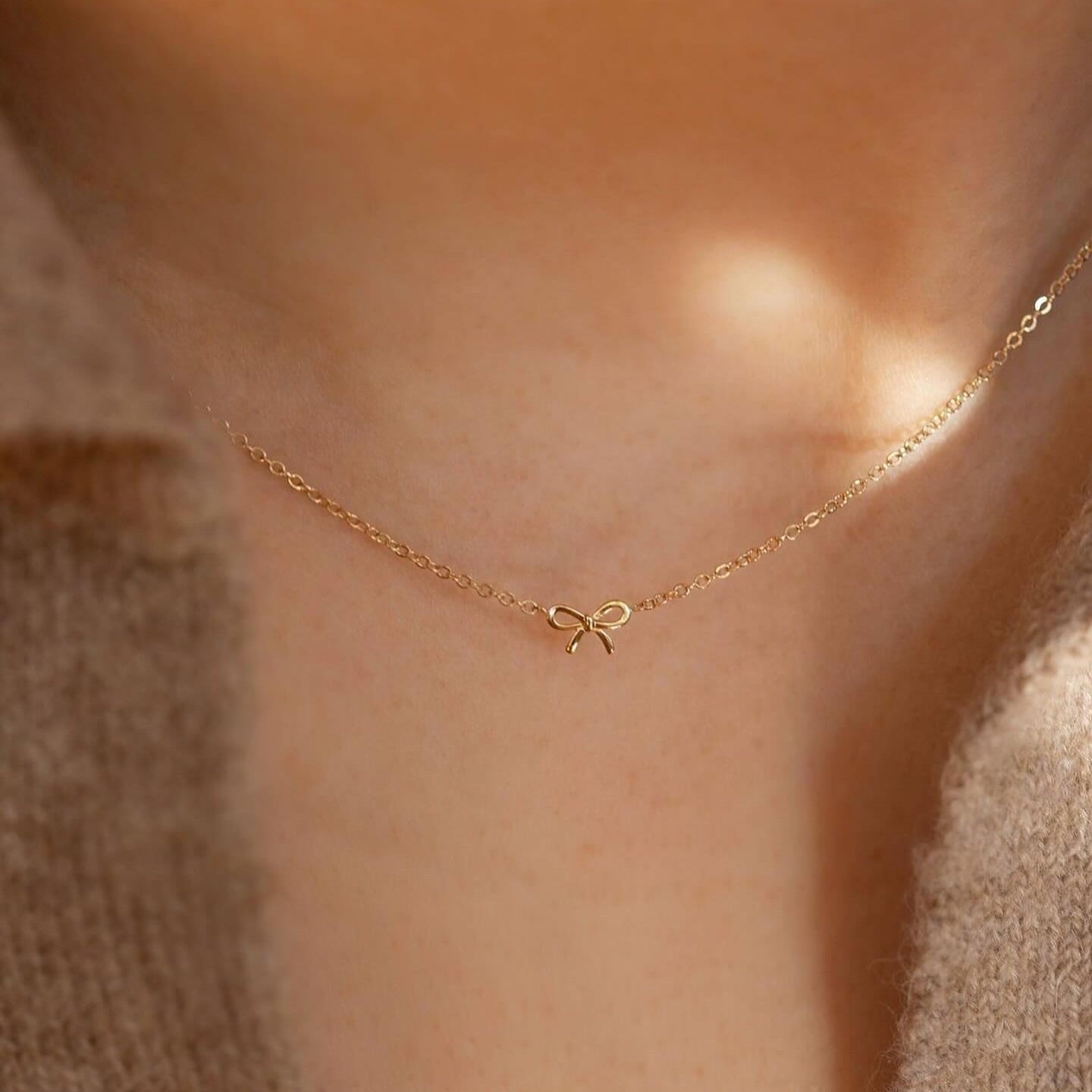 Collier mini nœud mignon