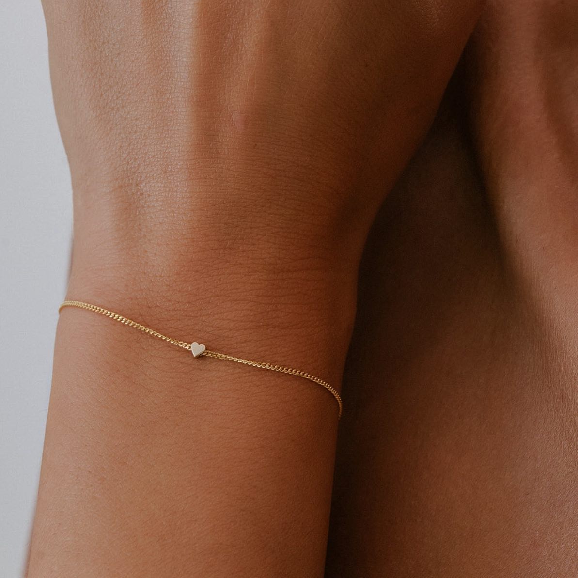 Sleek tiny heart Bracelet