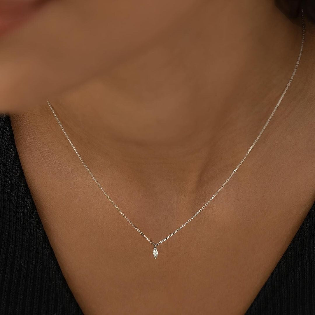 Collier Solitaire Marquise
