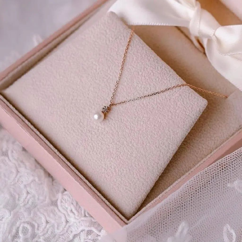 Ensemble de gouttes de perles et de diamants