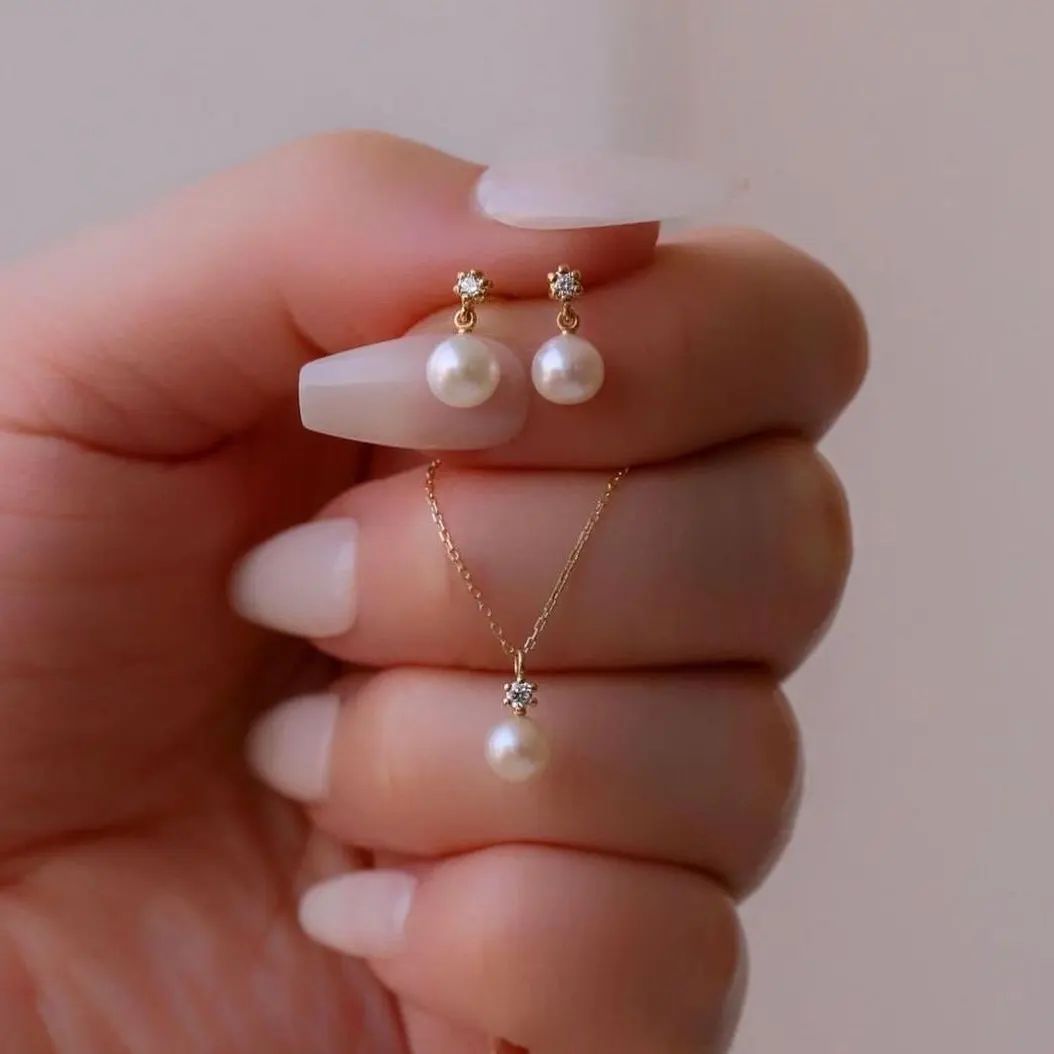Ensemble de gouttes de perles et de diamants