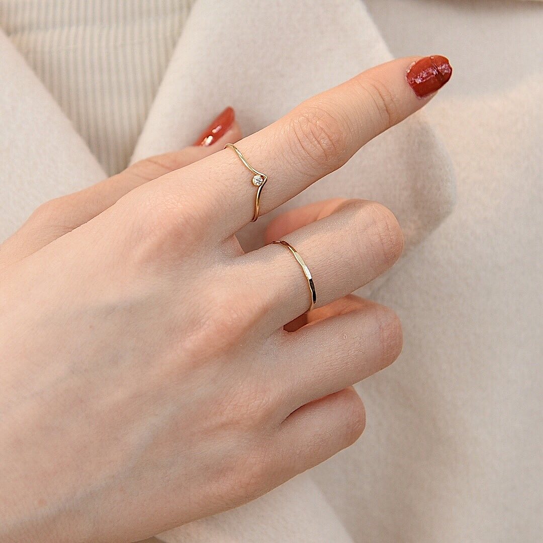 Round Solitaire V ring