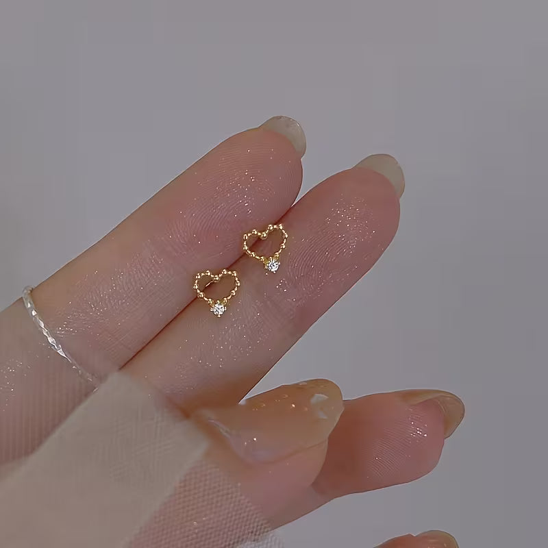 Solitaire Diamond Heart Stud Earring