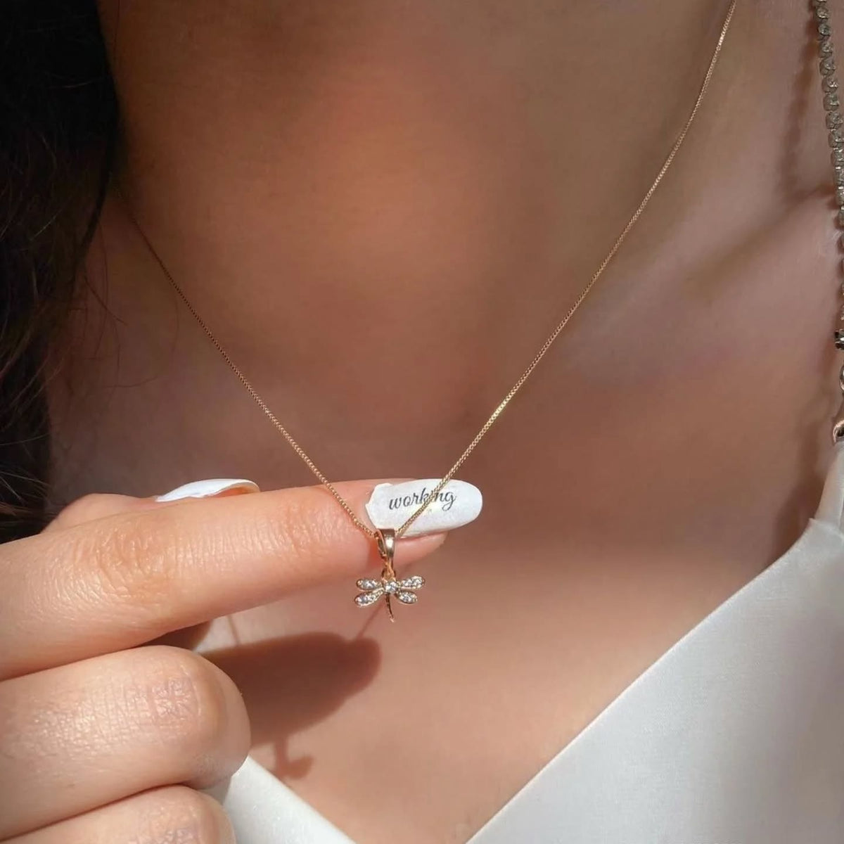 Collier délicat libellule