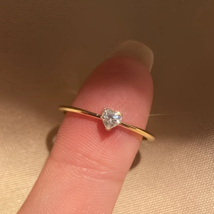 Solitaire Mini Heart Ring
