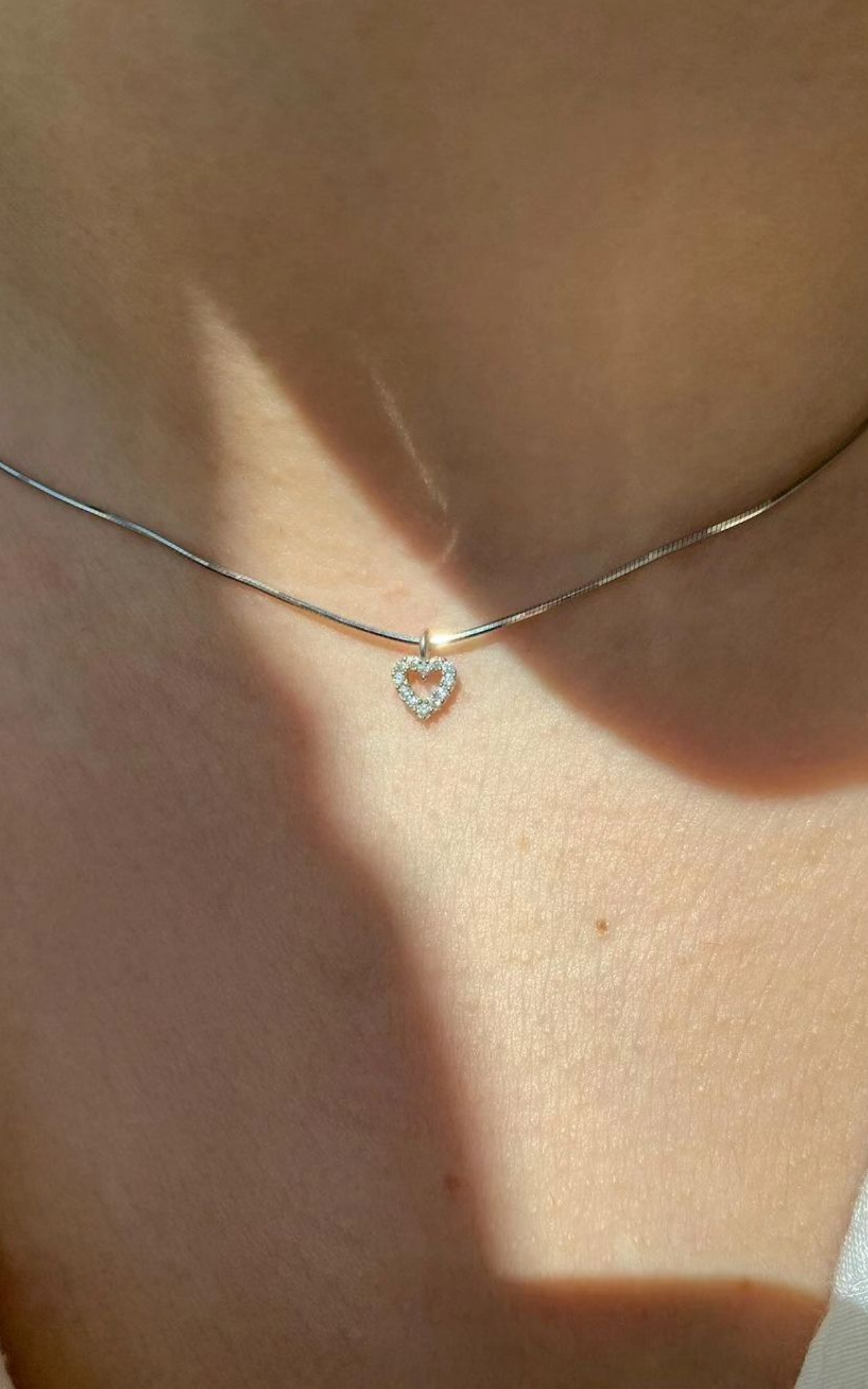 Mini diamantlinje hjerte halskæde