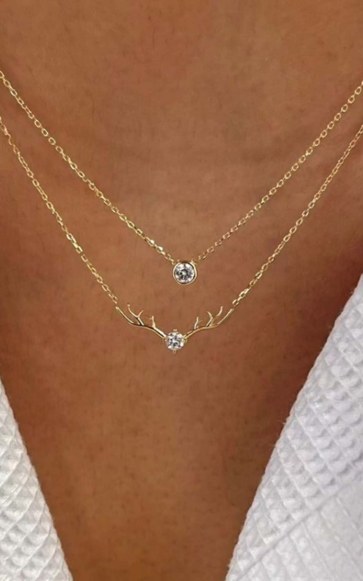 Collier solitaire en bois de cerf