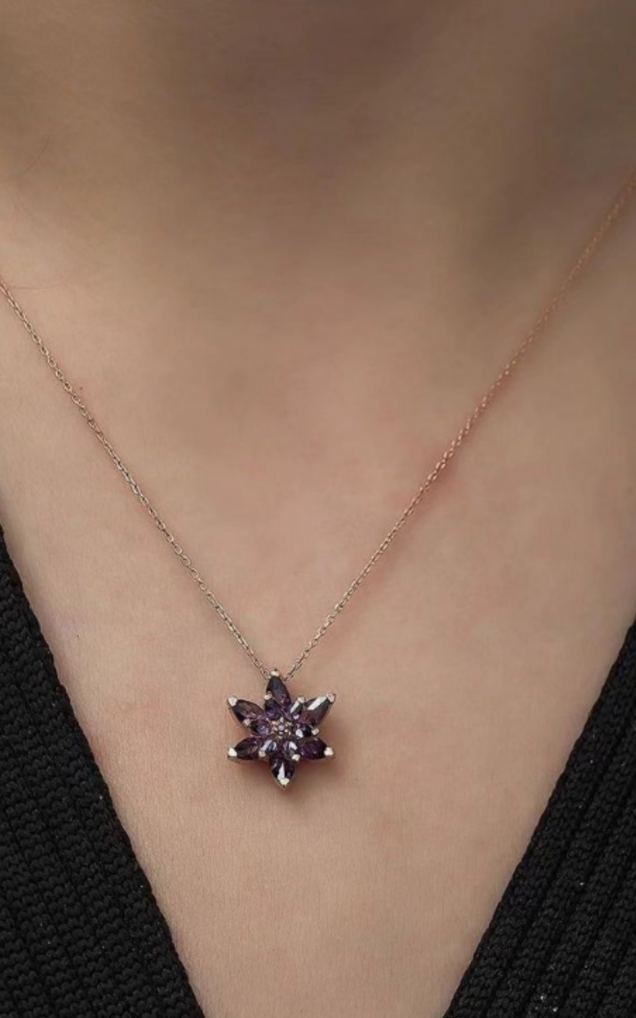 Lilla blomsterhalskæde