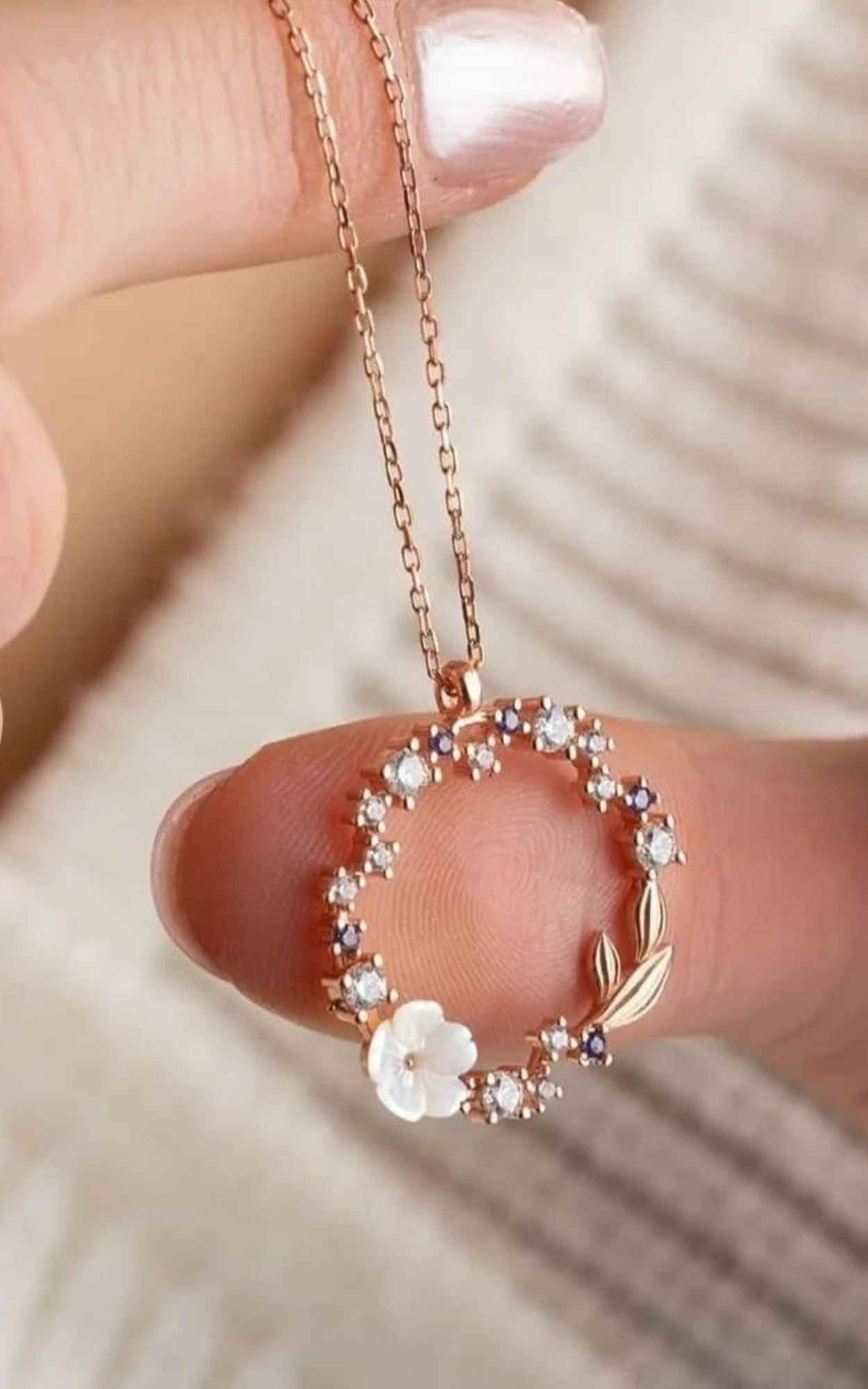 Dreamy White Flower Necklace