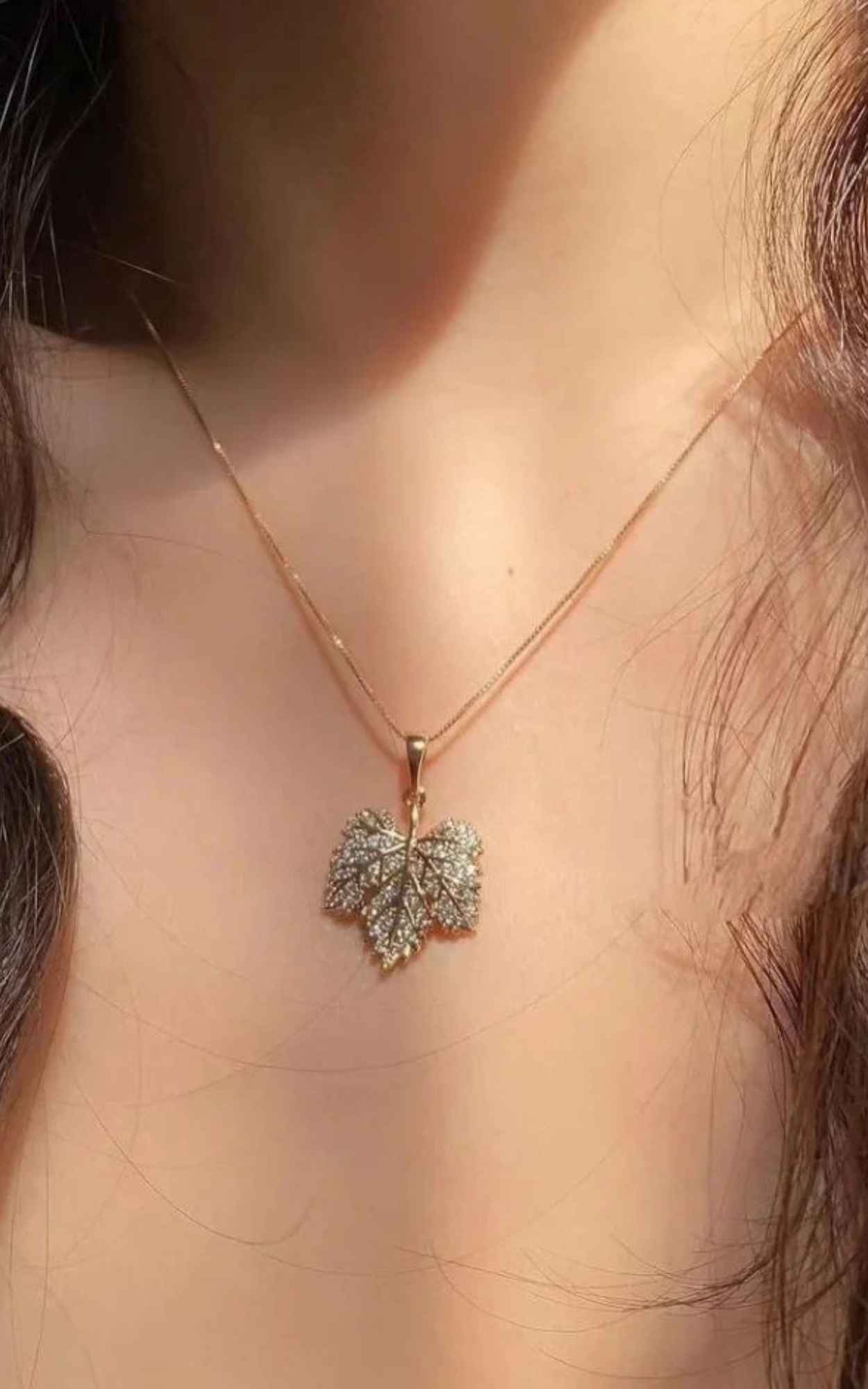 Diamond Mapel Leaf Necklace