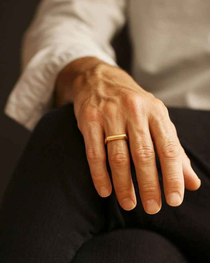 Men square ring