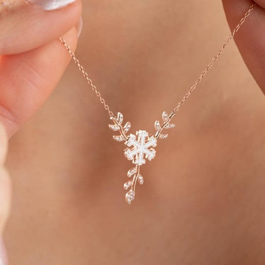 Collier flocon de neige feuillu