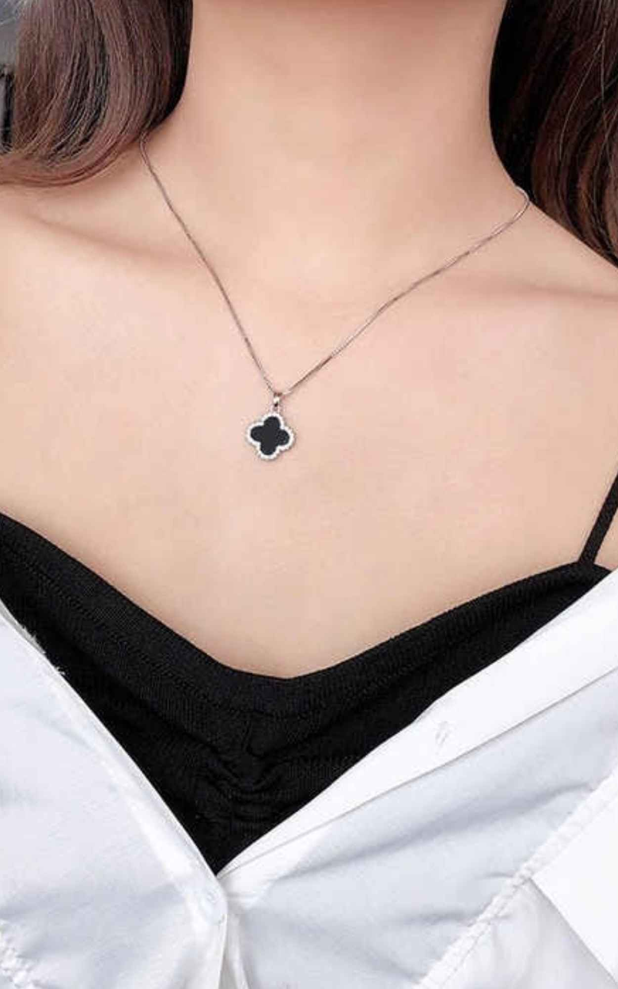 Black & White Alhambra Necklace