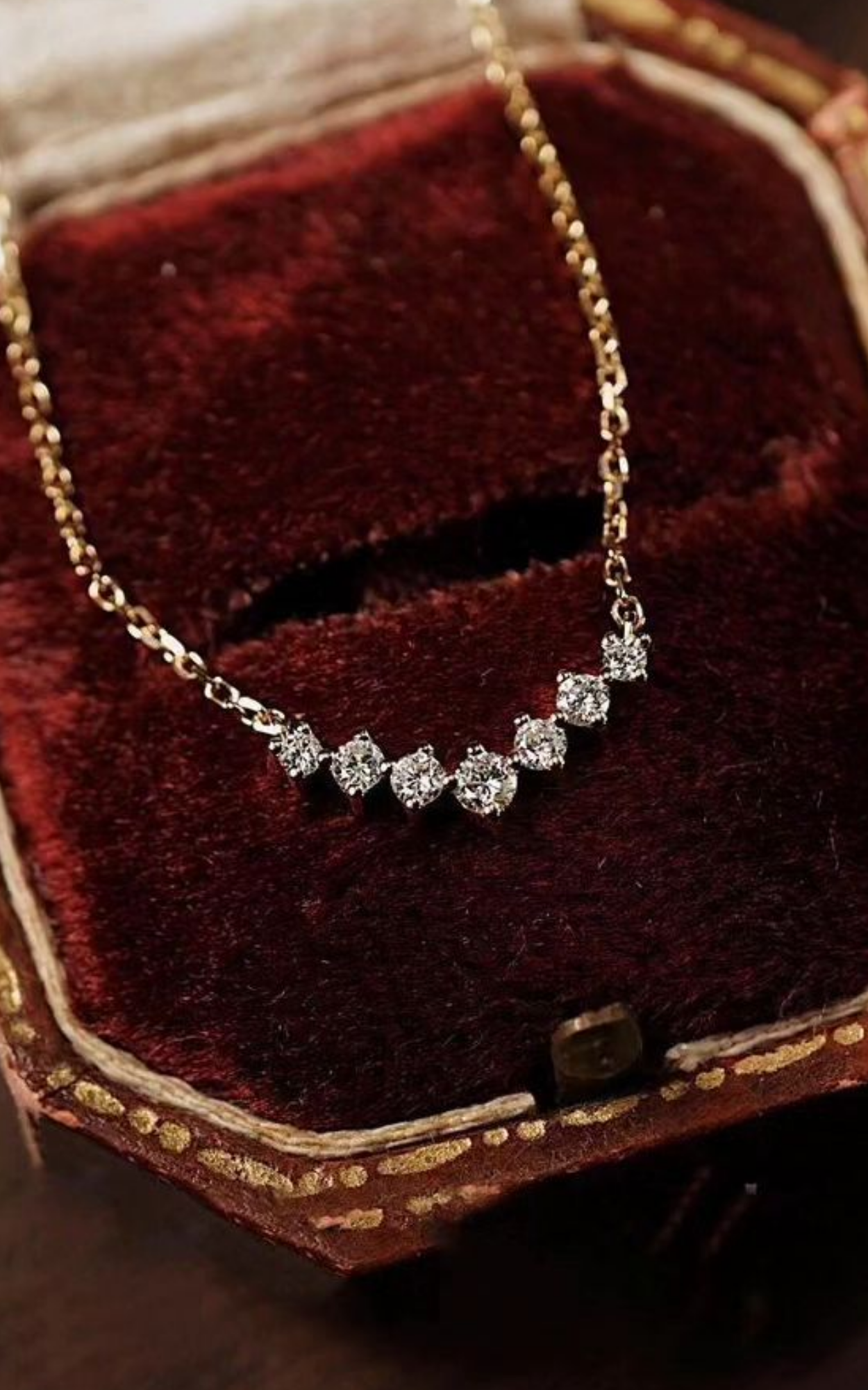 Dainty Curve Diamond Necklace