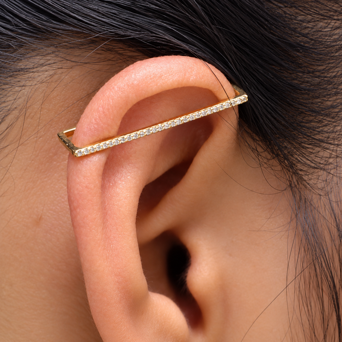Diamond Line Earcuff