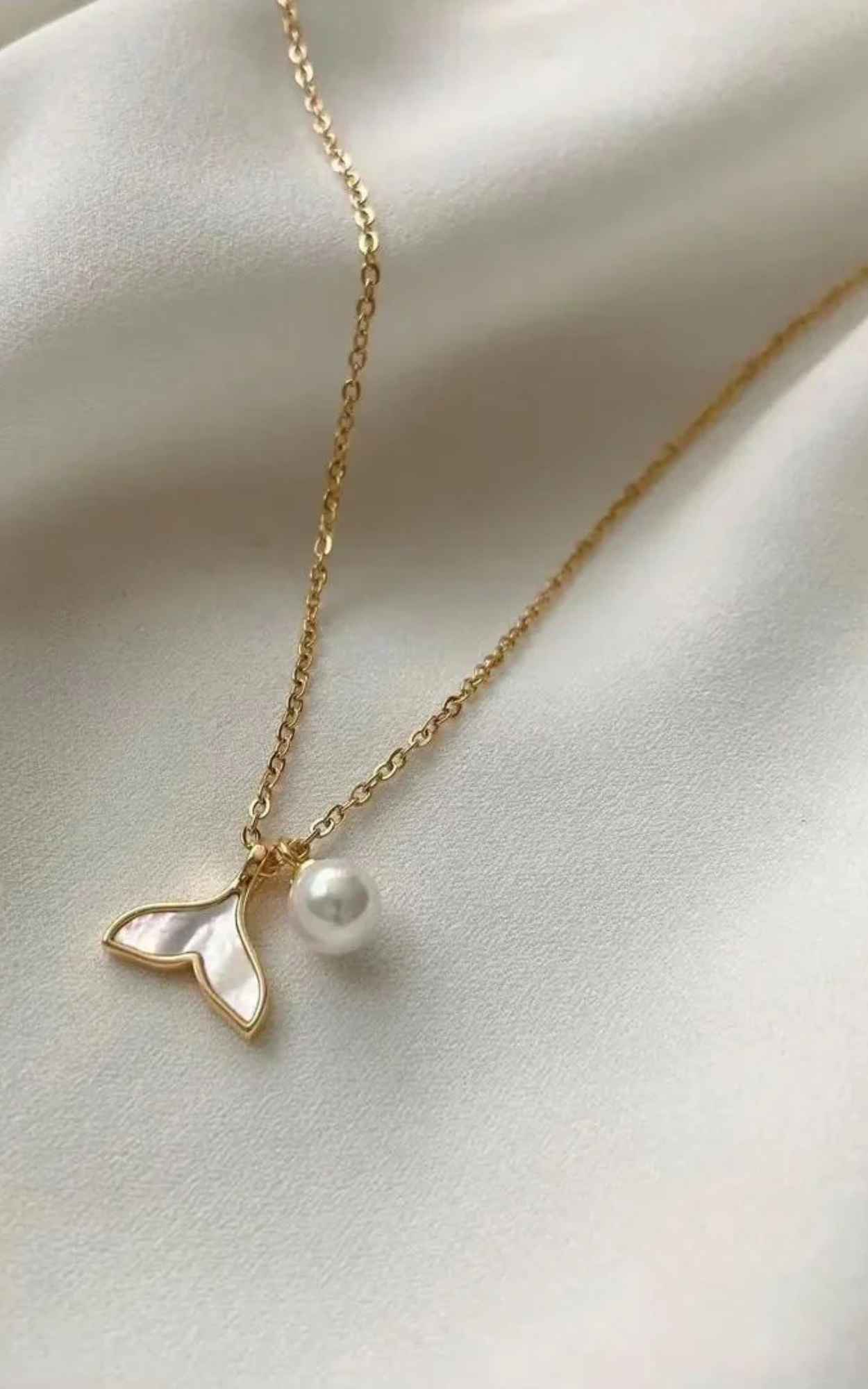Fish Tail Pearl Necklace