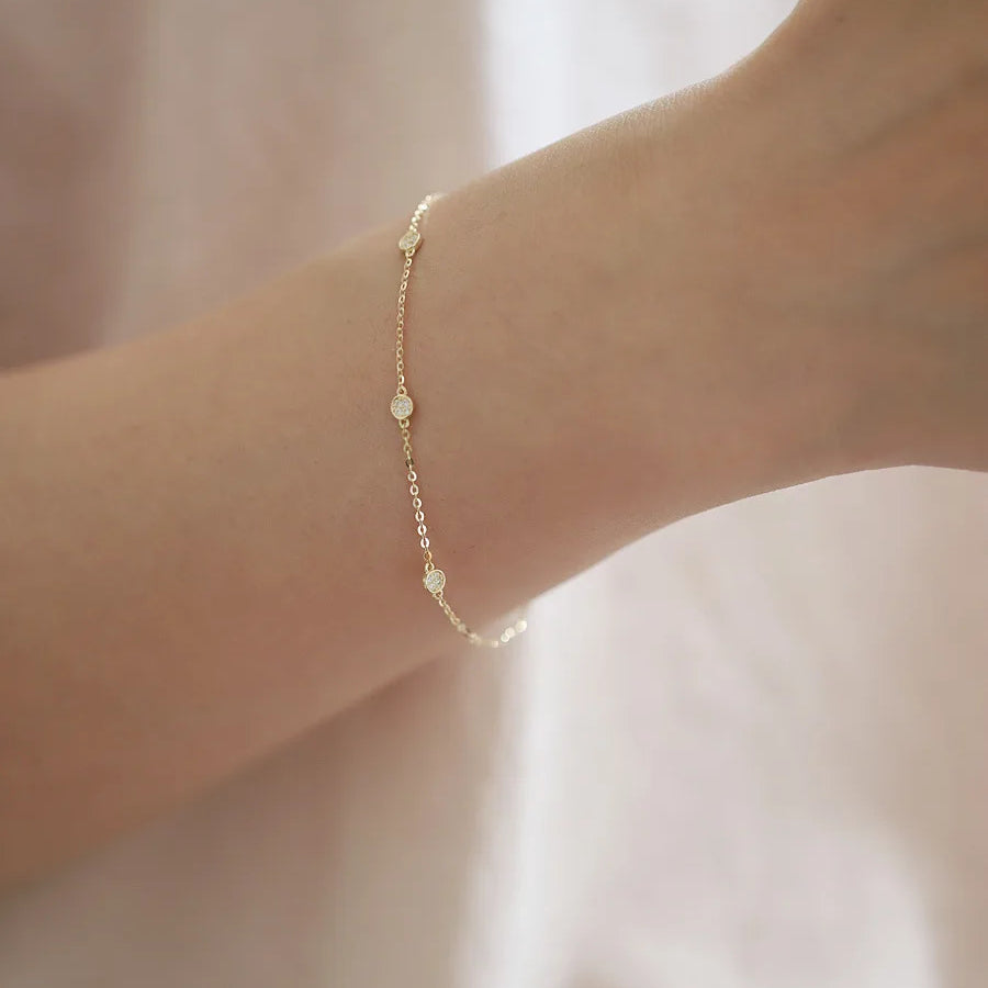 Dainty Round diamond Bracelet