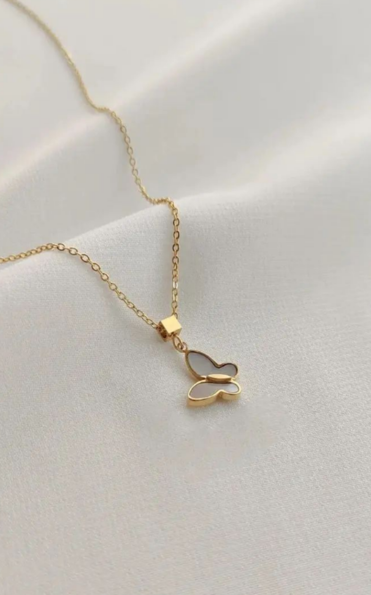 Collier papillon en nacre