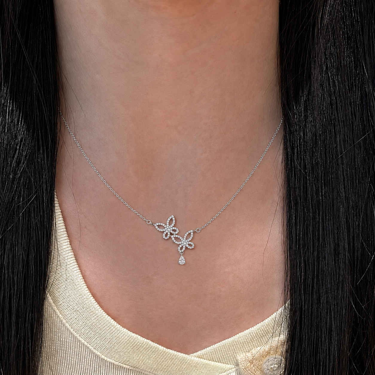 Collier double papillon en forme de poire