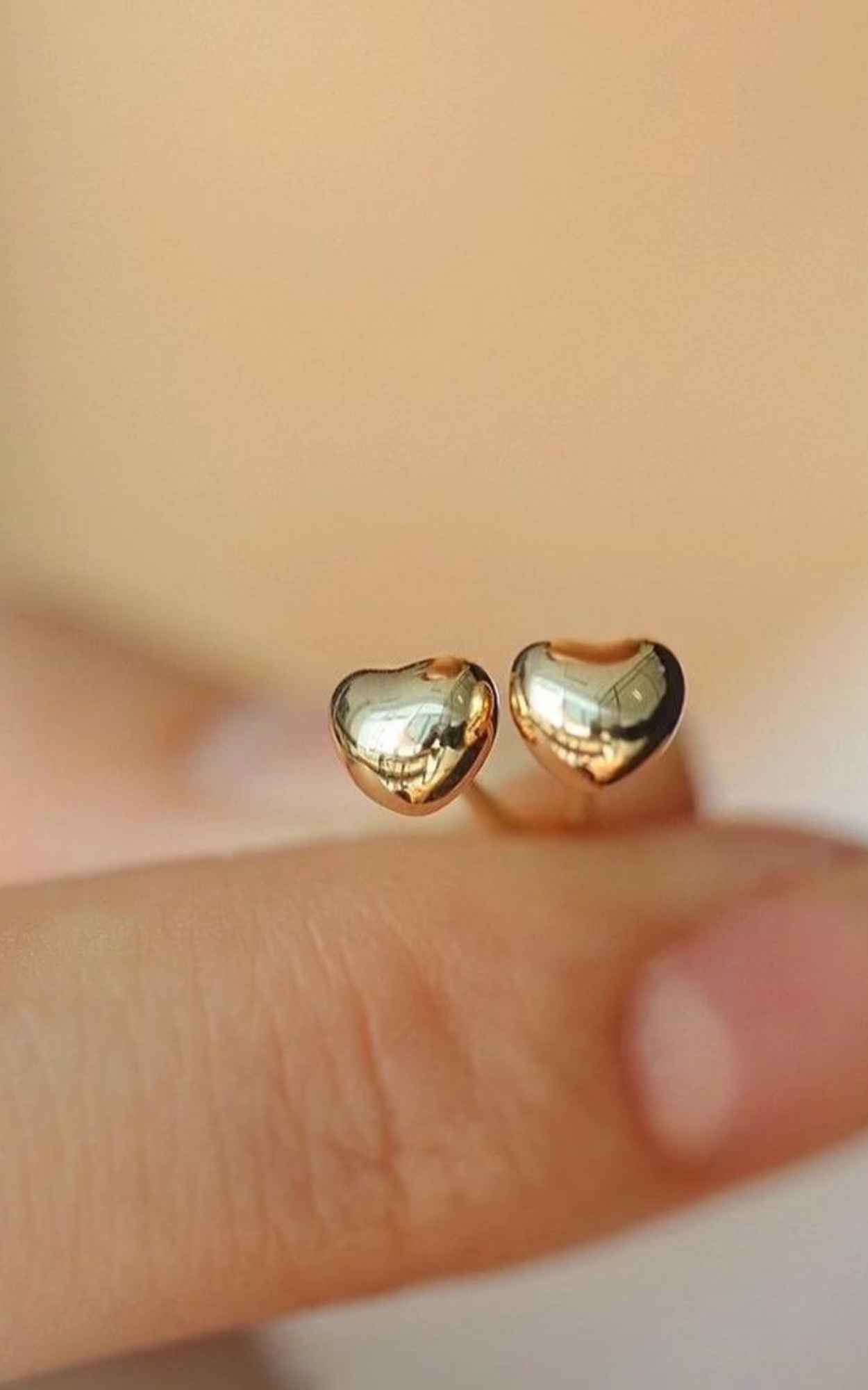 Solid heart studs