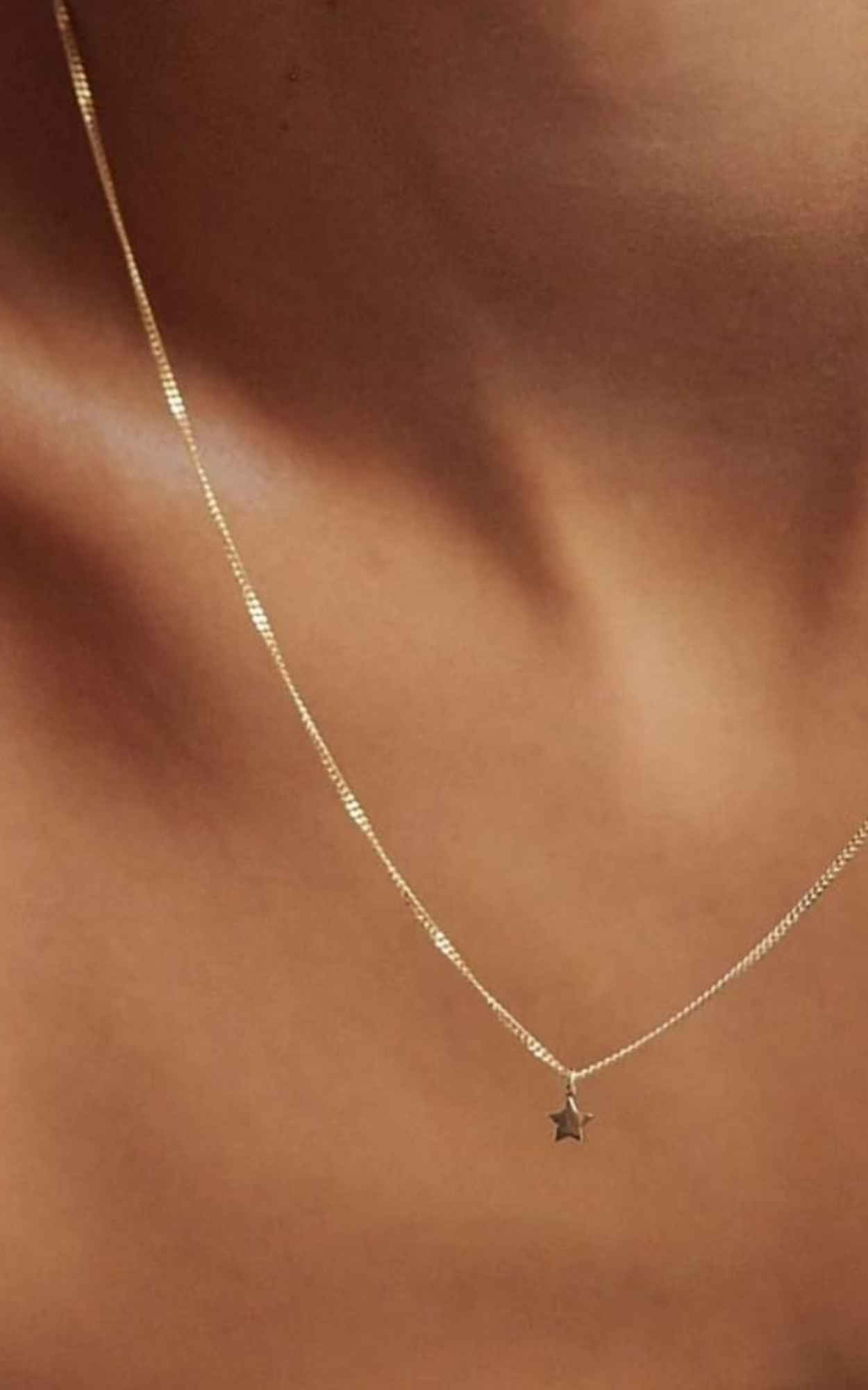 Solid Mini Star Necklace
