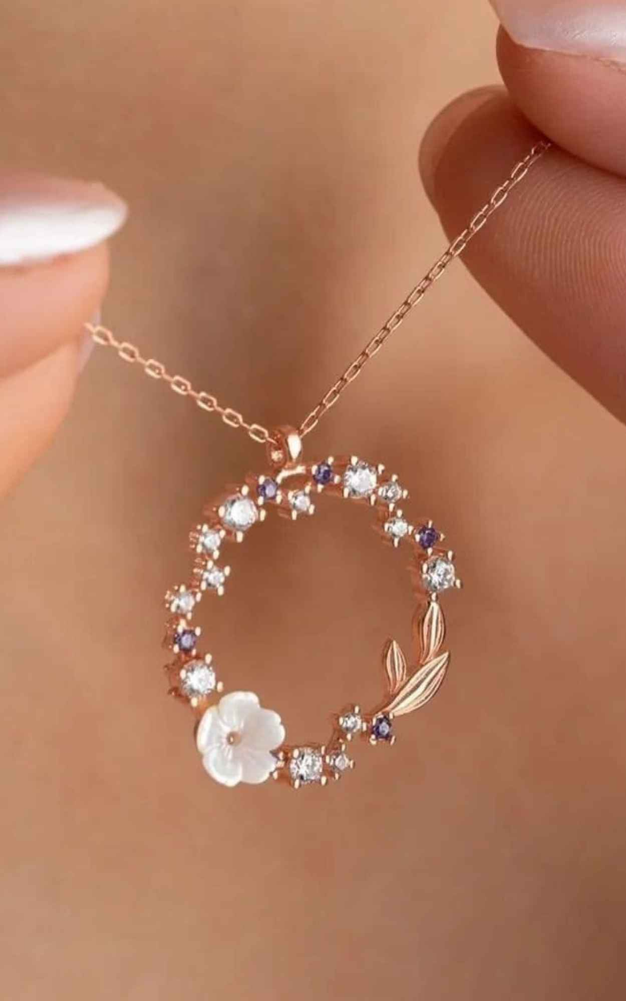 Dreamy White Flower Necklace