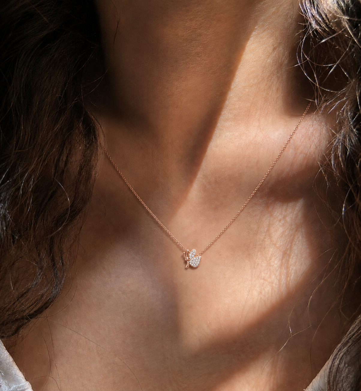 Collier papillon mignon et délicat