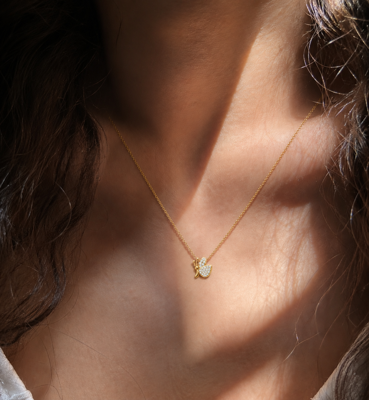 Collier papillon mignon et délicat