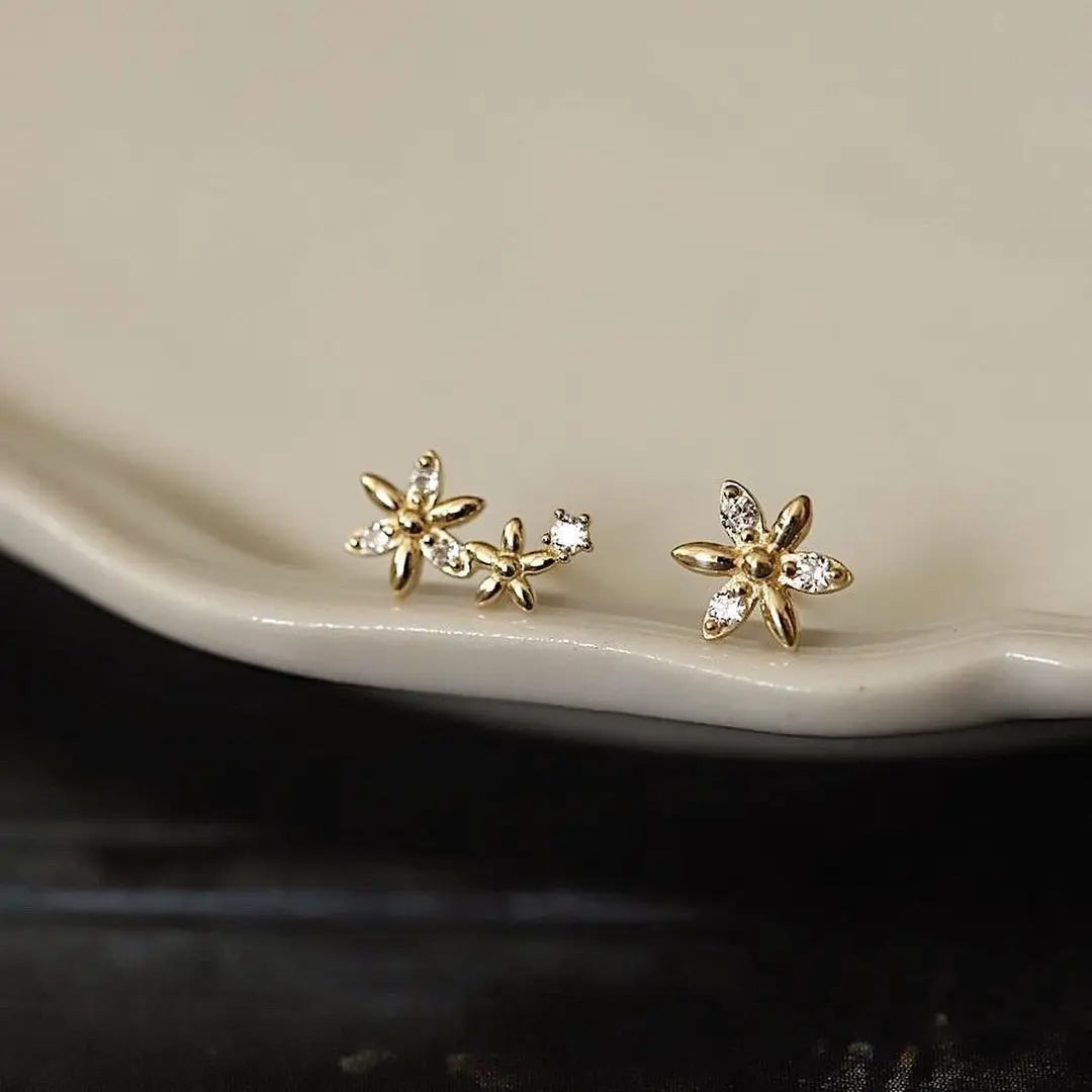 Mini diamond Star Earrings