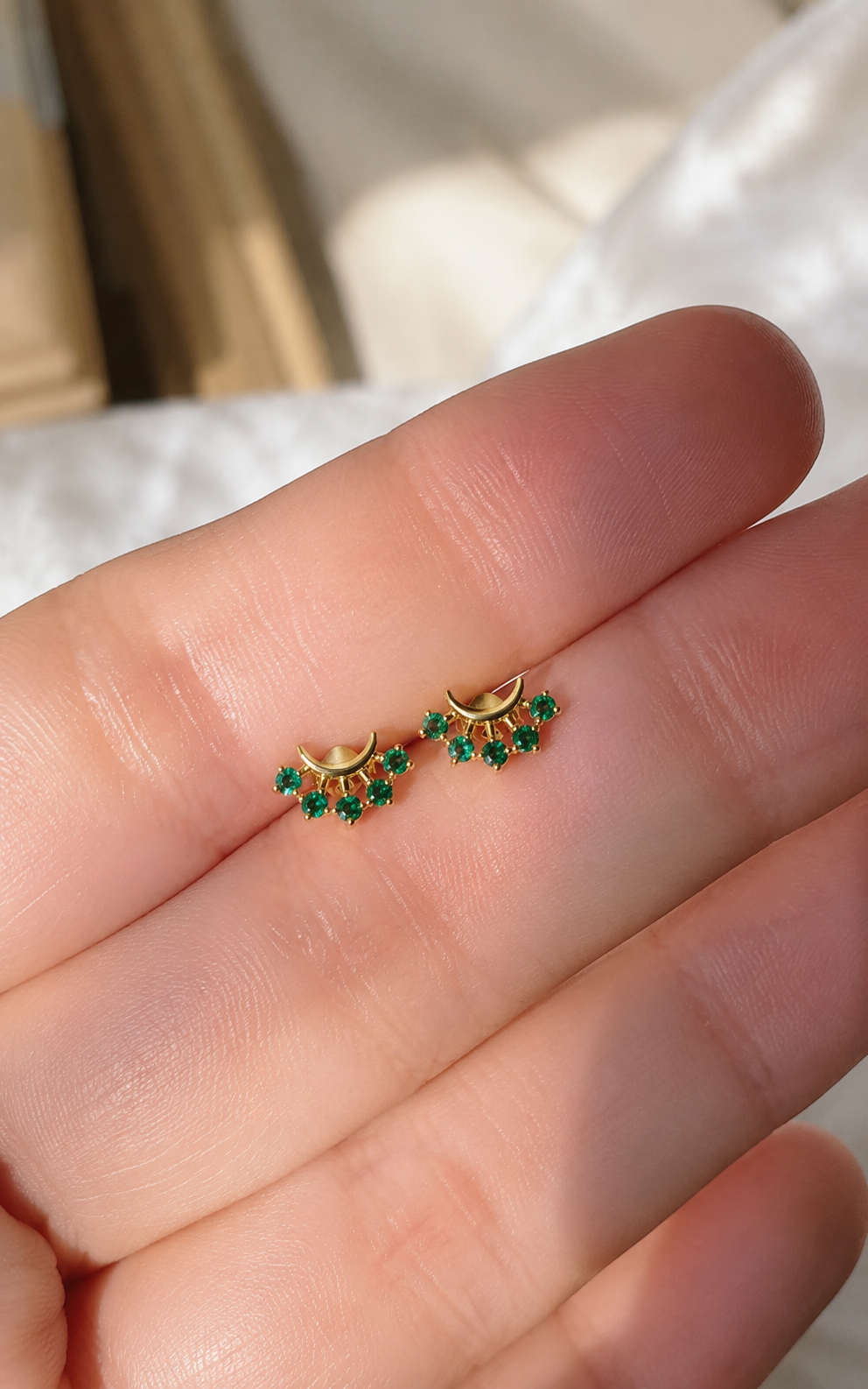 Boucles d'oreilles barre courbée avec pierres