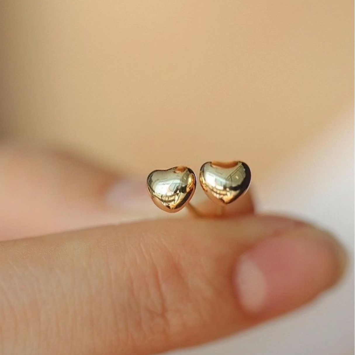 Solid heart studs